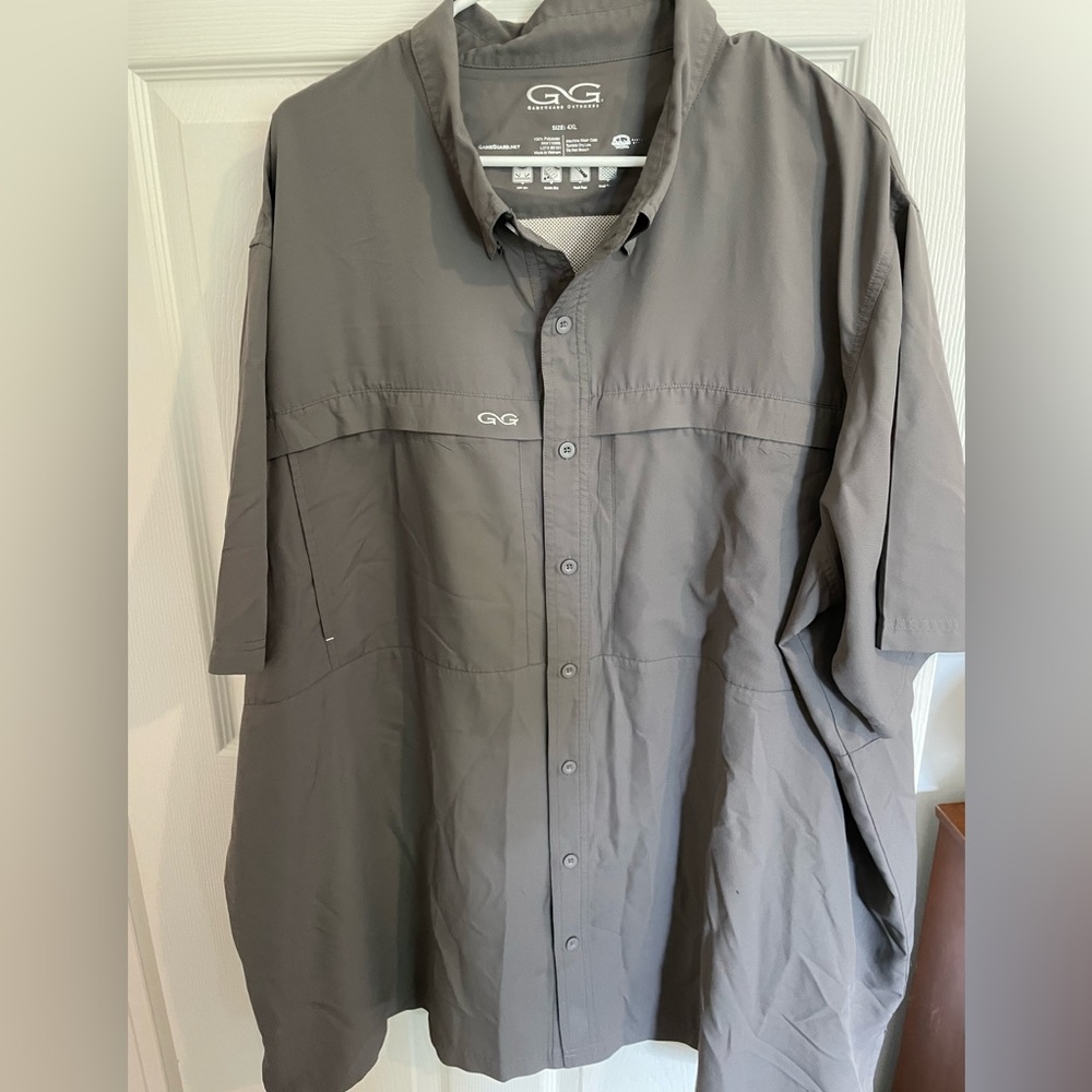 Short sleeve dress shirt